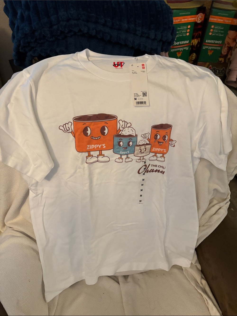 Uniqlo White Short Sleeve Tee Zippy's The Chili Ohana with Orange & Blue Graphic